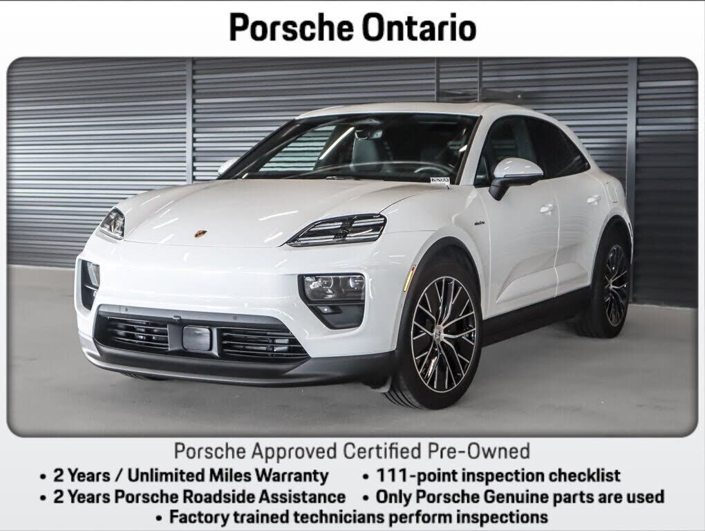 2025 PORSCHE Macan