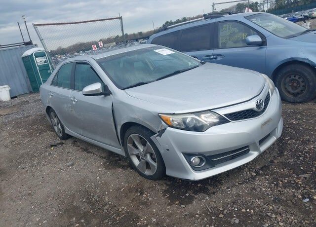 2013 TOYOTA Camry