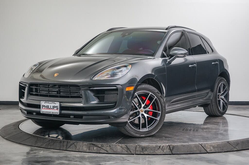 2022 PORSCHE Macan