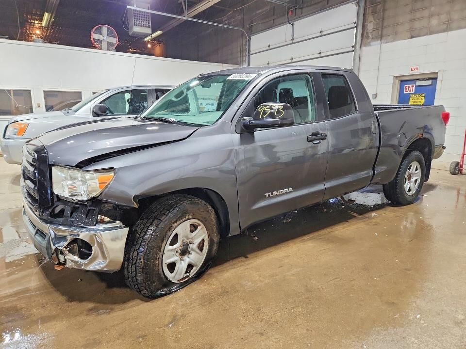 2013 TOYOTA Tundra