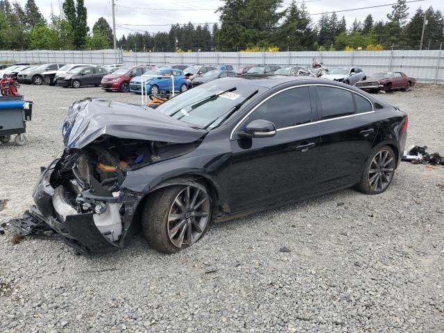 2015 VOLVO S60