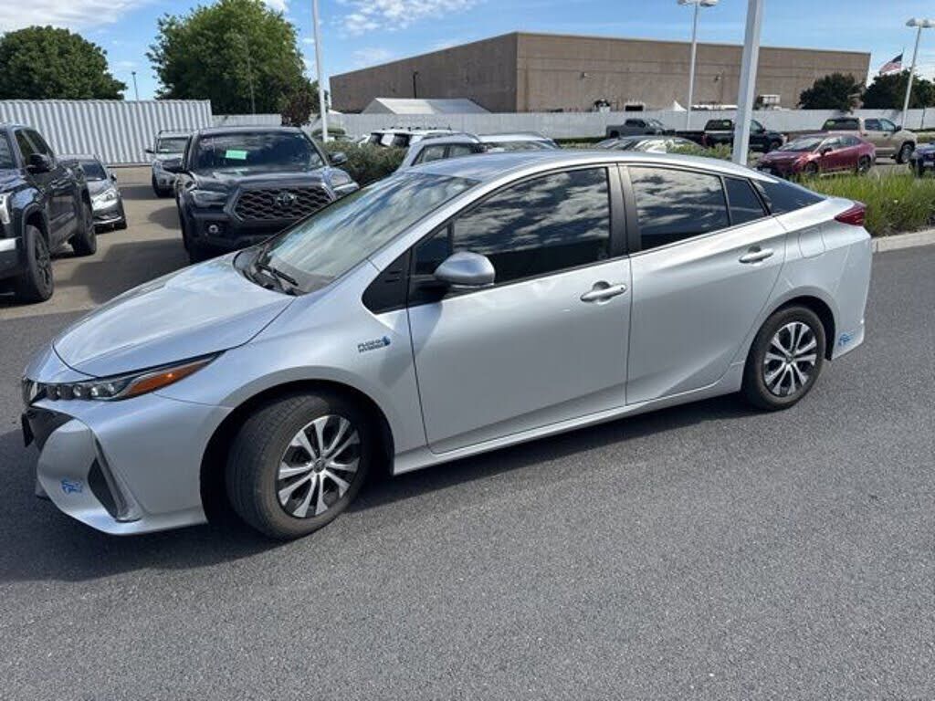2021 TOYOTA Prius