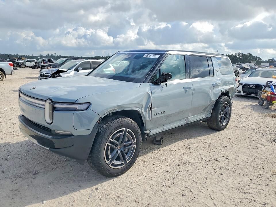 2025 RIVIAN R1S