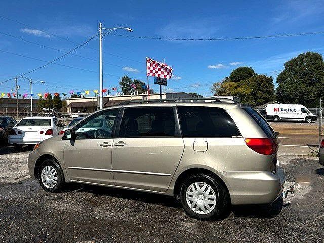 2004 TOYOTA Sienna