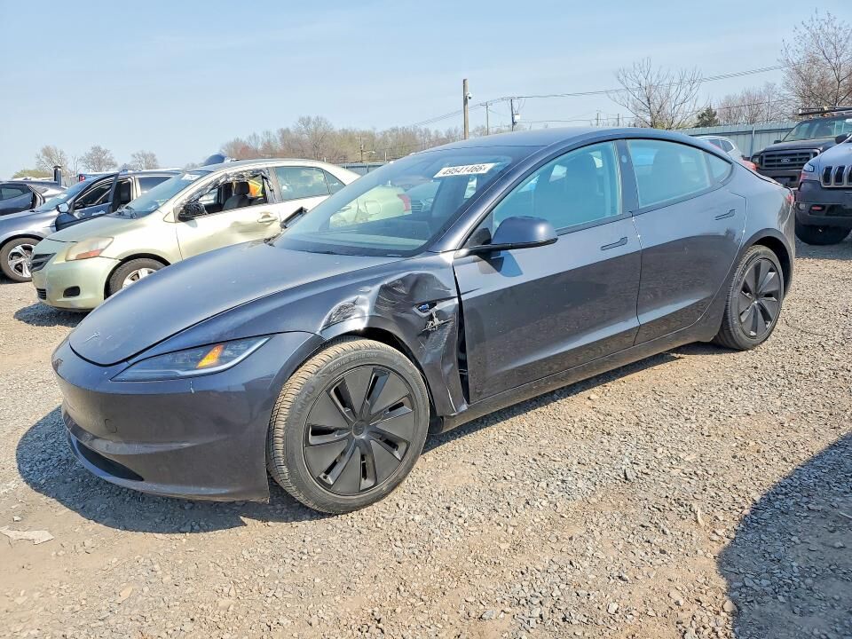 2025 TESLA Model 3