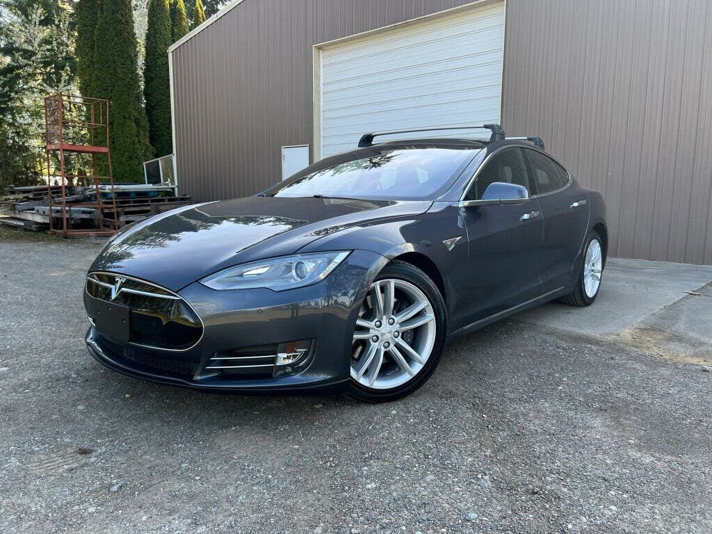 2015 TESLA Model S