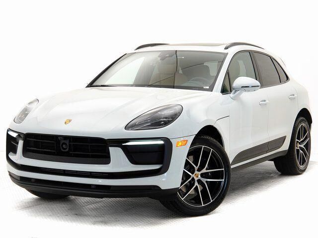 2025 PORSCHE Macan