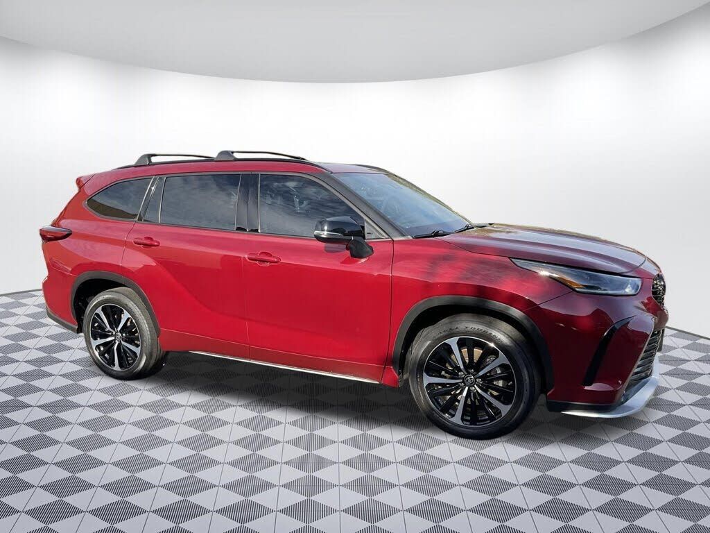 2021 TOYOTA Highlander