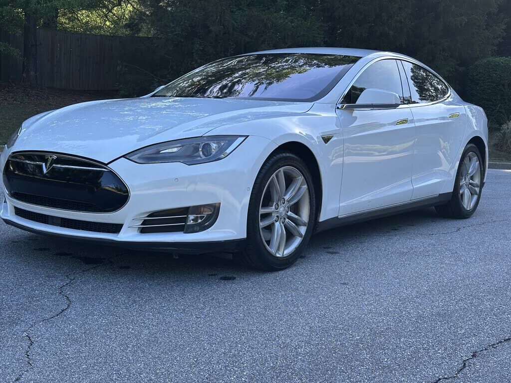 2015 TESLA Model S