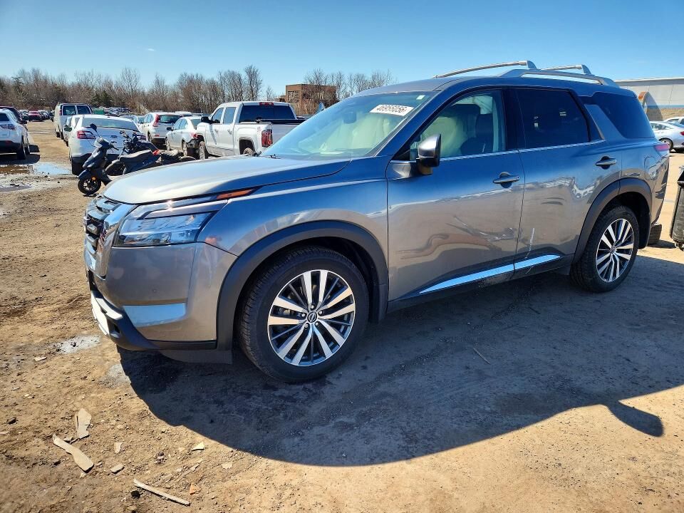 2022 NISSAN Pathfinder