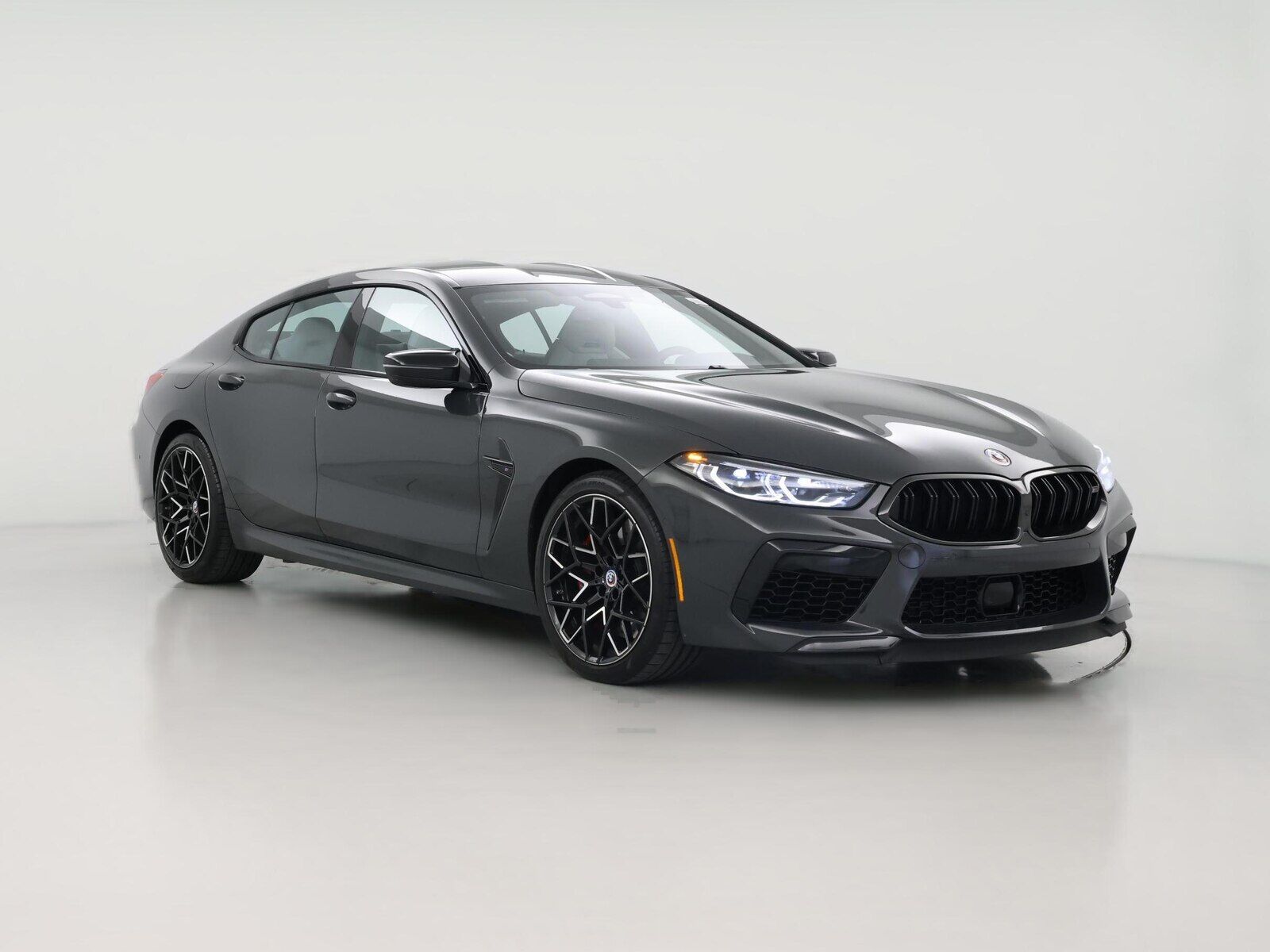2023 BMW M8