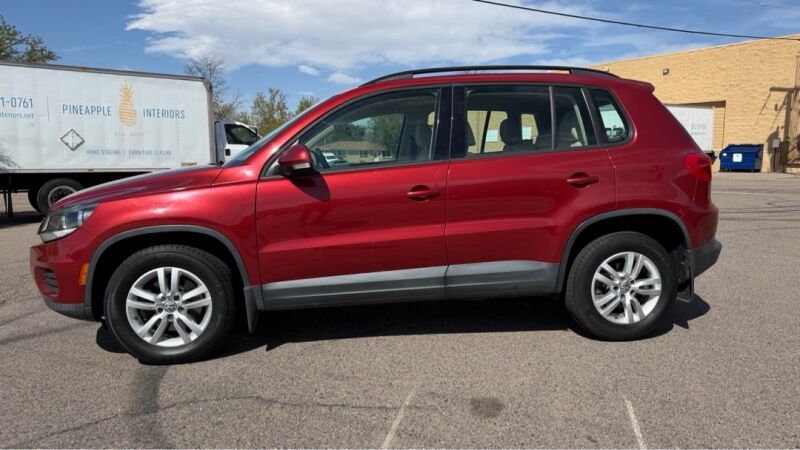 2016 VOLKSWAGEN Tiguan