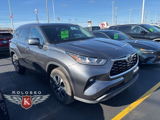 2020 TOYOTA Highlander