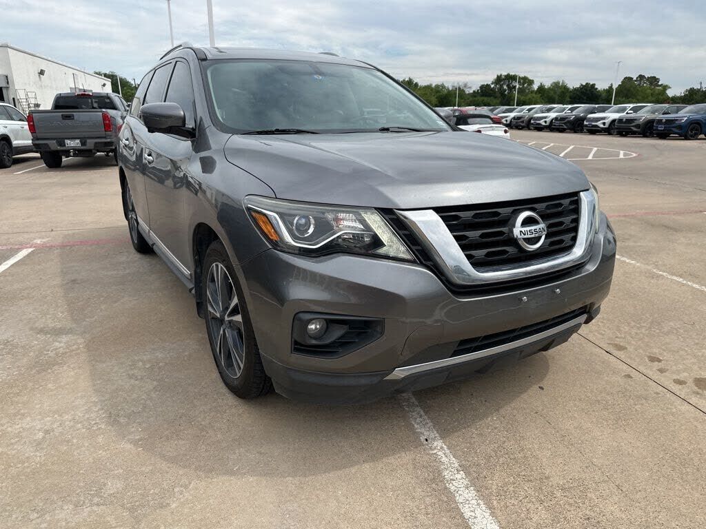 2017 NISSAN Pathfinder