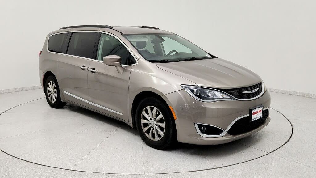 2017 CHRYSLER Pacifica