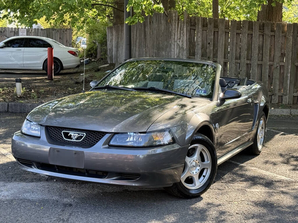2004 FORD Mustang