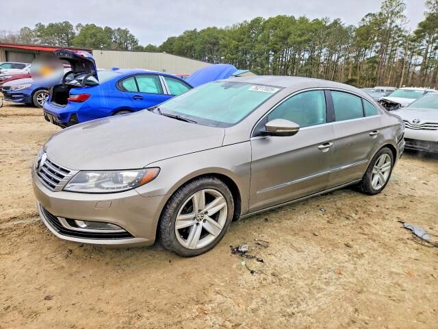 2013 VOLKSWAGEN Passat