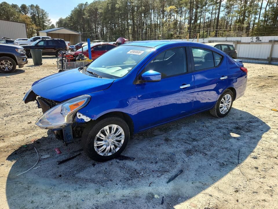 2016 NISSAN Versa