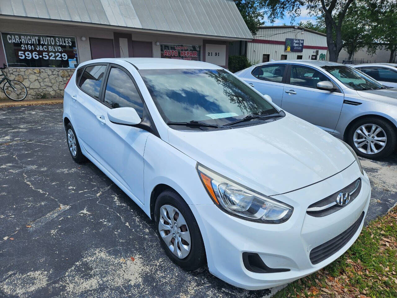 2017 HYUNDAI Accent