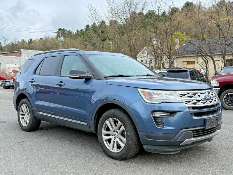2018 FORD Explorer