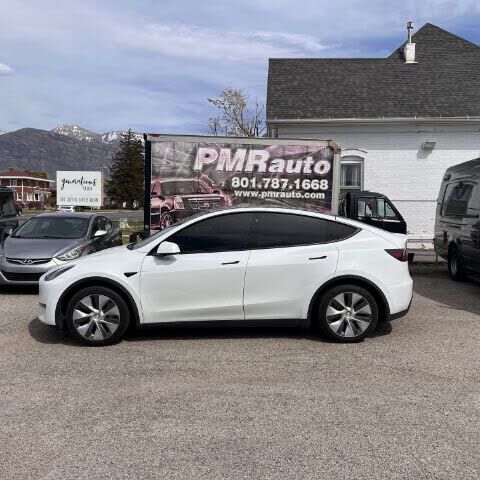 2022 TESLA Model Y