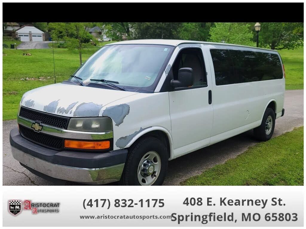 2011 CHEVROLET Express