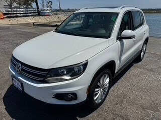 2012 VOLKSWAGEN Tiguan