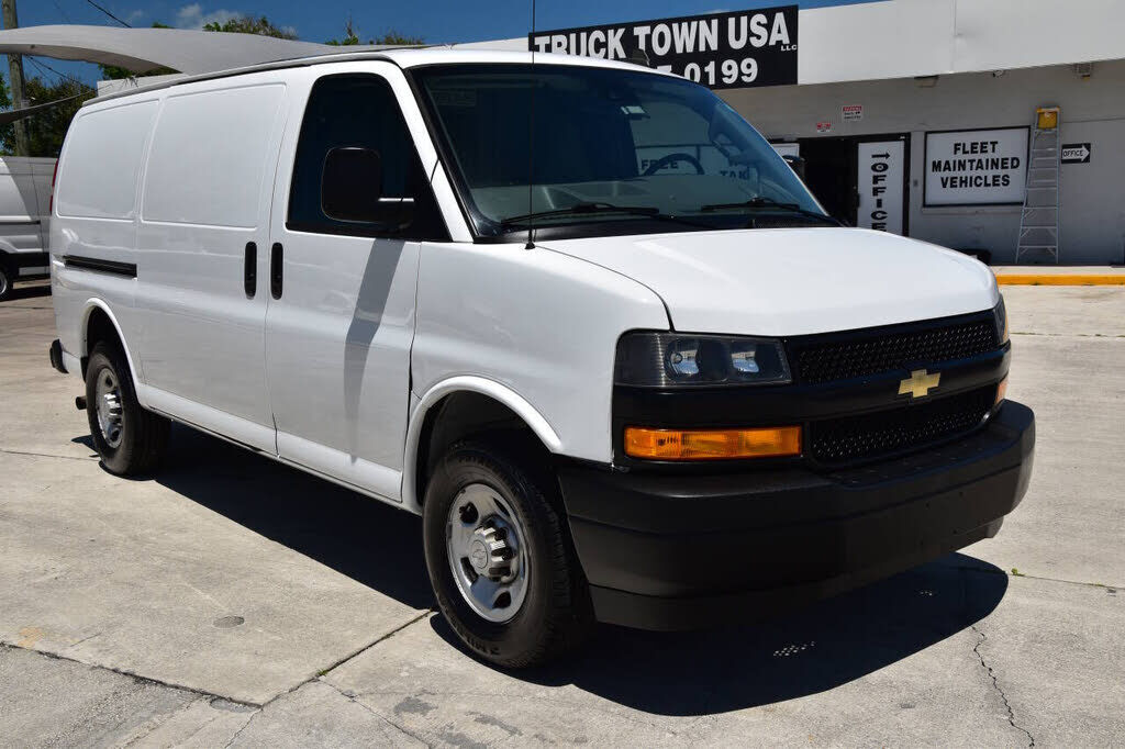 2020 CHEVROLET Express