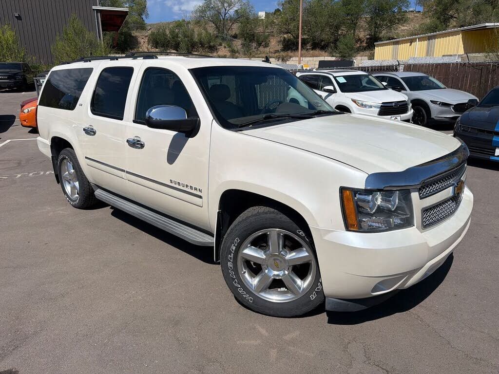 2013 CHEVROLET Suburban
