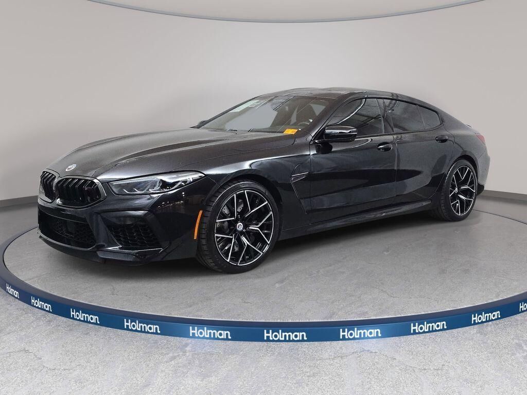2023 BMW M8