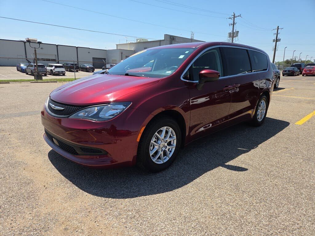 2023 CHRYSLER Voyager