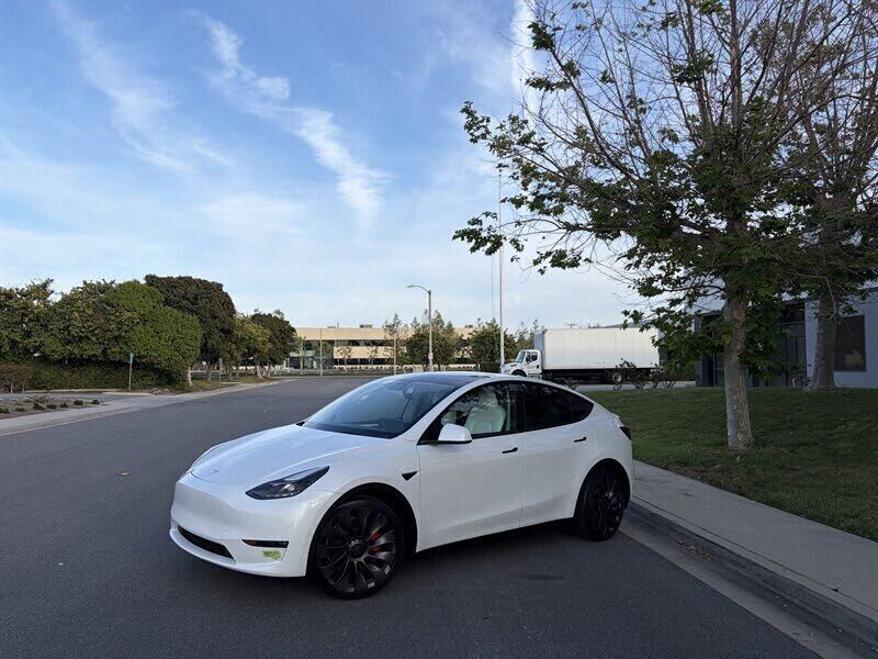 2023 TESLA Model Y