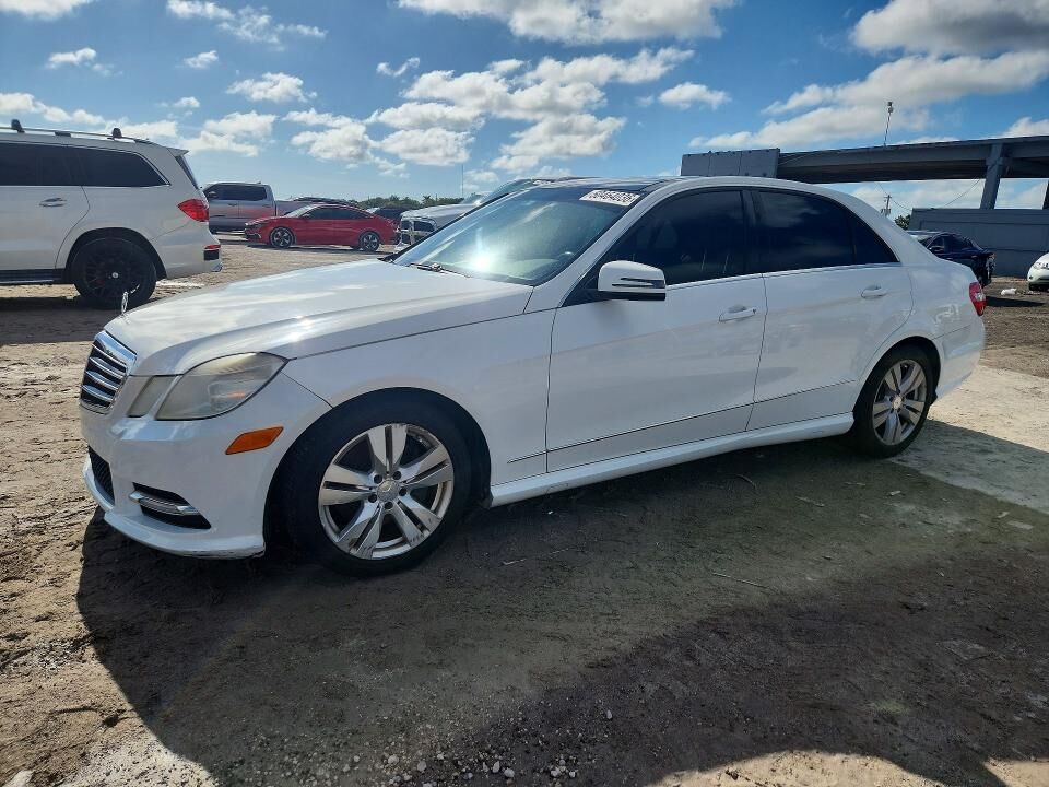 2013 MERCEDES-BENZ E-Class