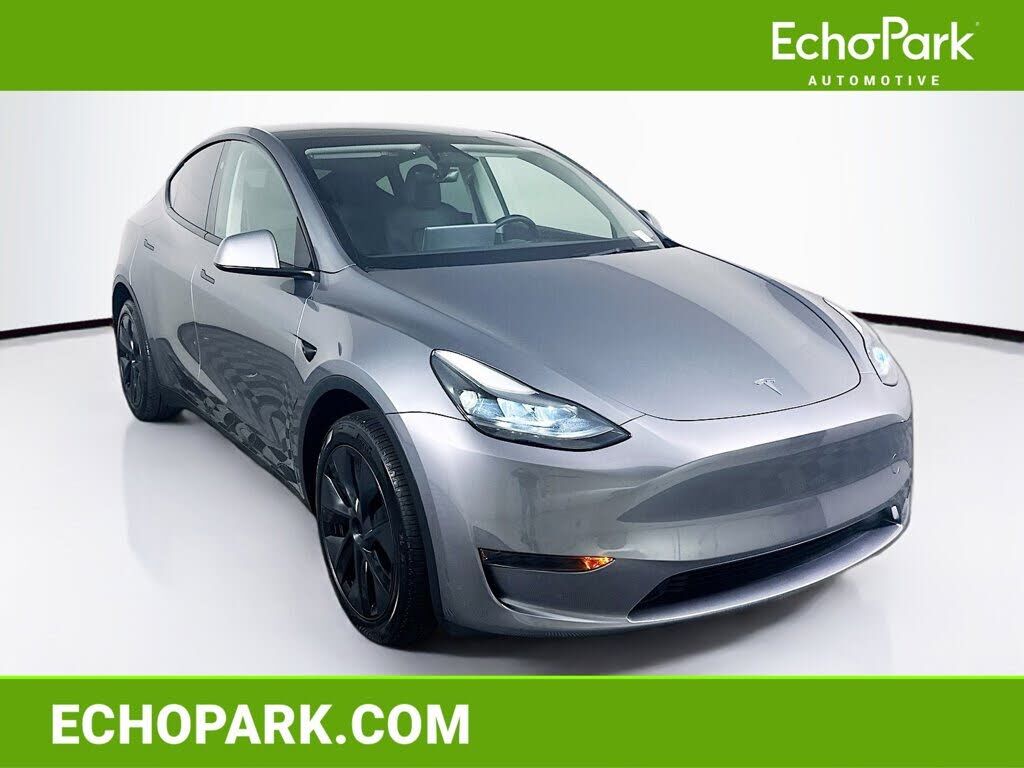 2025 TESLA Model Y