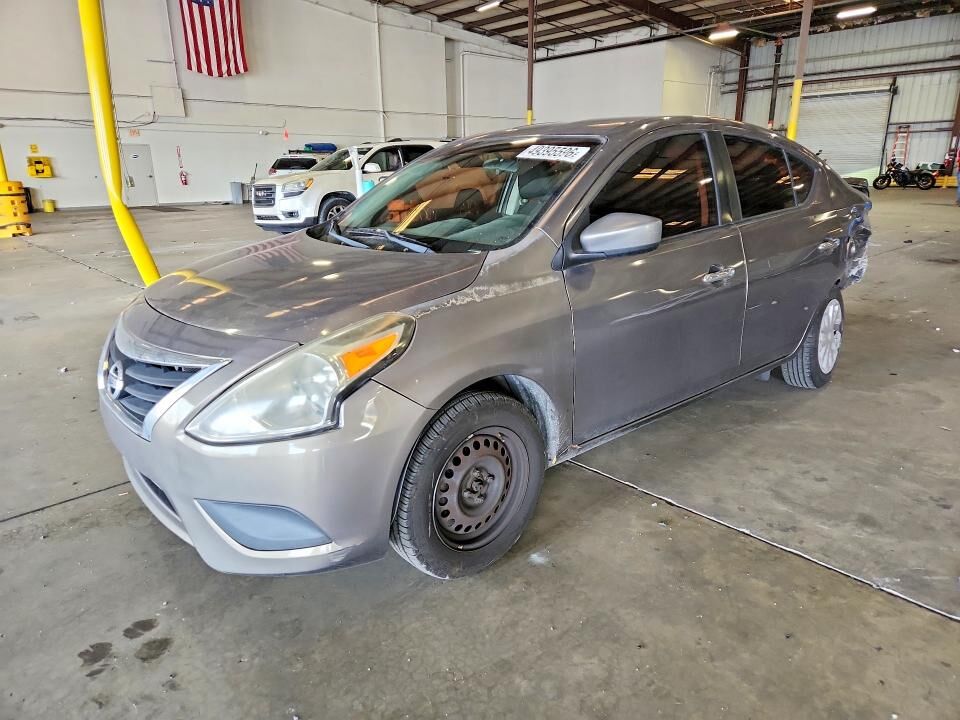 2015 NISSAN Versa