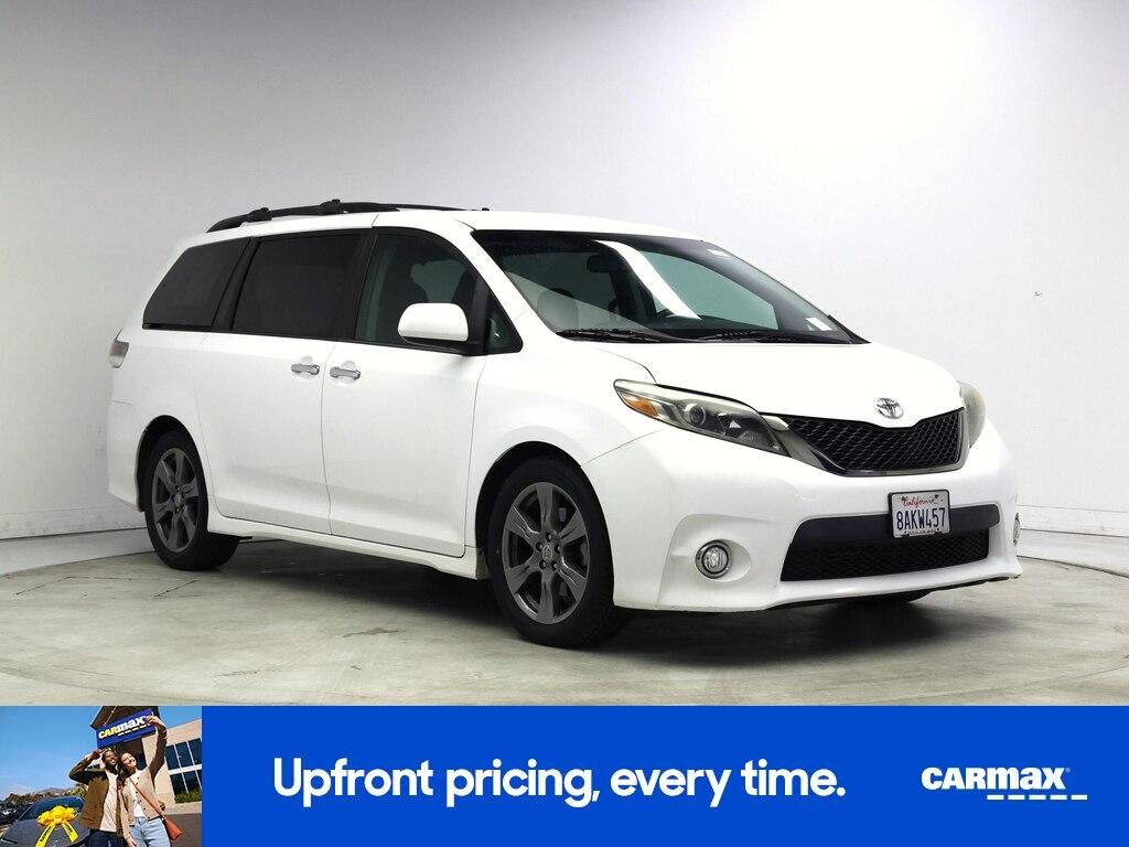 2017 TOYOTA Sienna