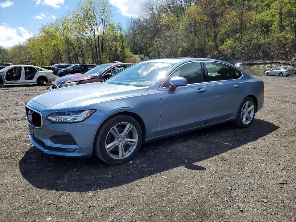 2018 VOLVO S90