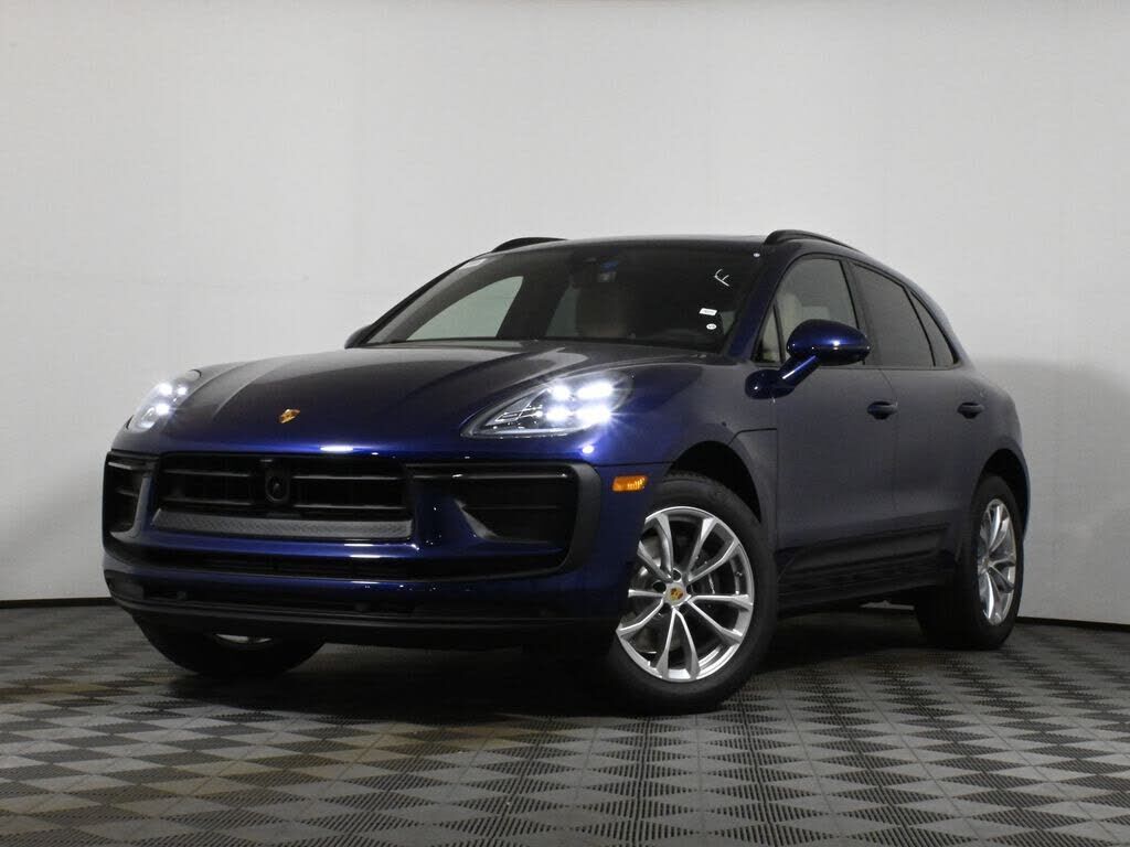 2025 PORSCHE Macan
