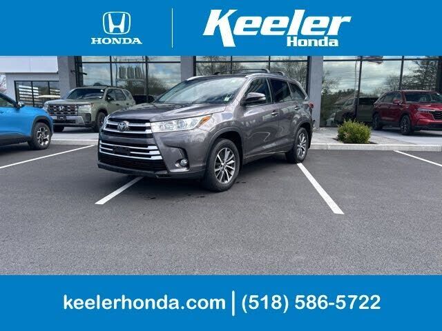 2017 TOYOTA Highlander