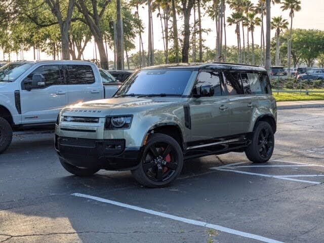 2022 LAND ROVER Defender