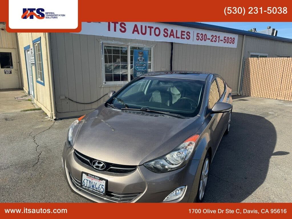2012 HYUNDAI Elantra