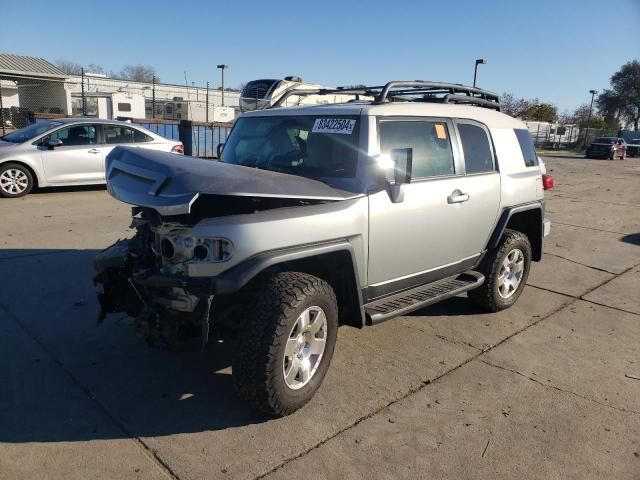 2010 TOYOTA FJ Cruiser
