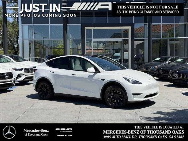 2023 TESLA Model Y