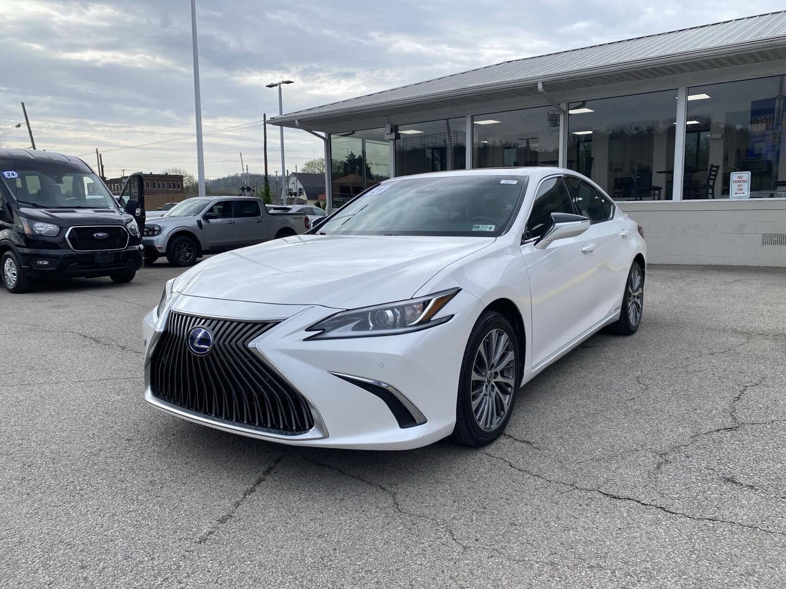 2021 LEXUS ES