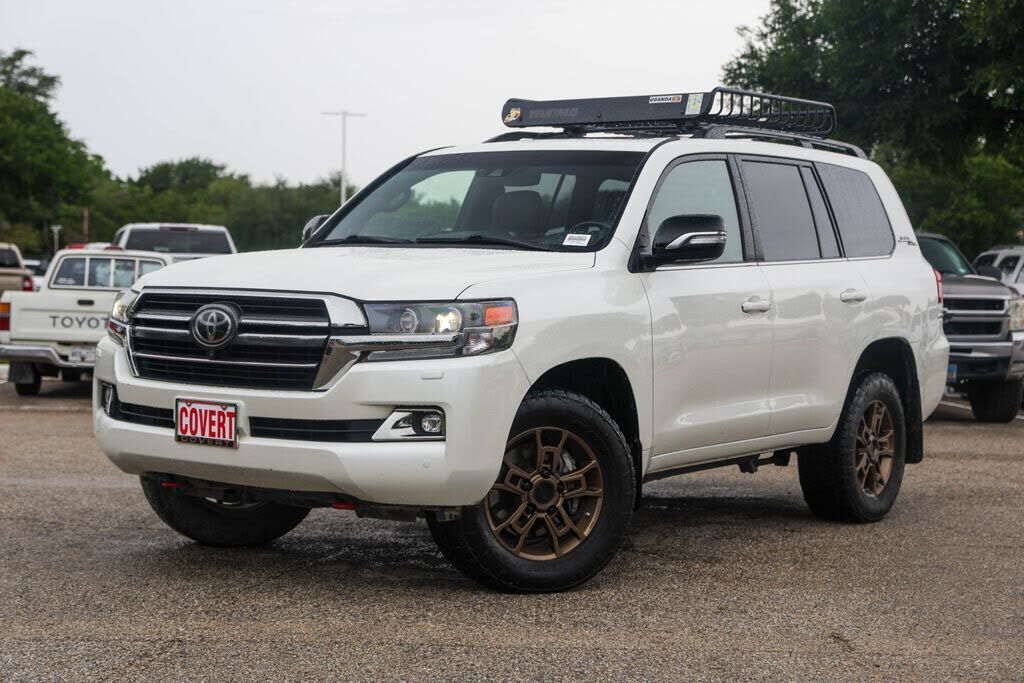2020 TOYOTA Land Cruiser