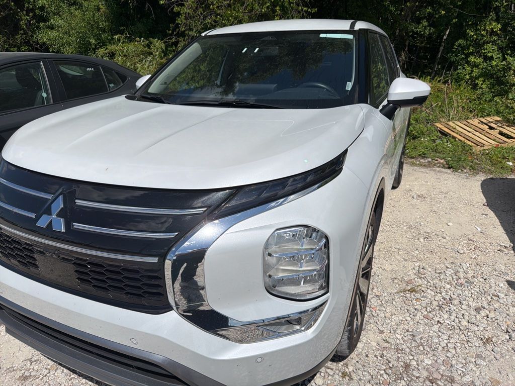 2025 MITSUBISHI Outlander