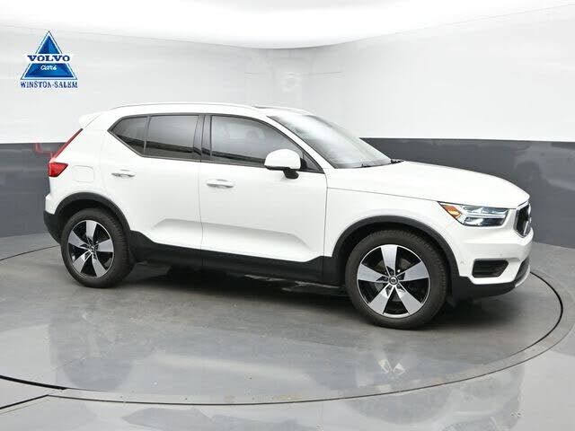 2019 VOLVO XC40