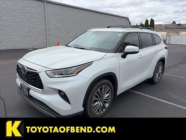 2022 TOYOTA Highlander