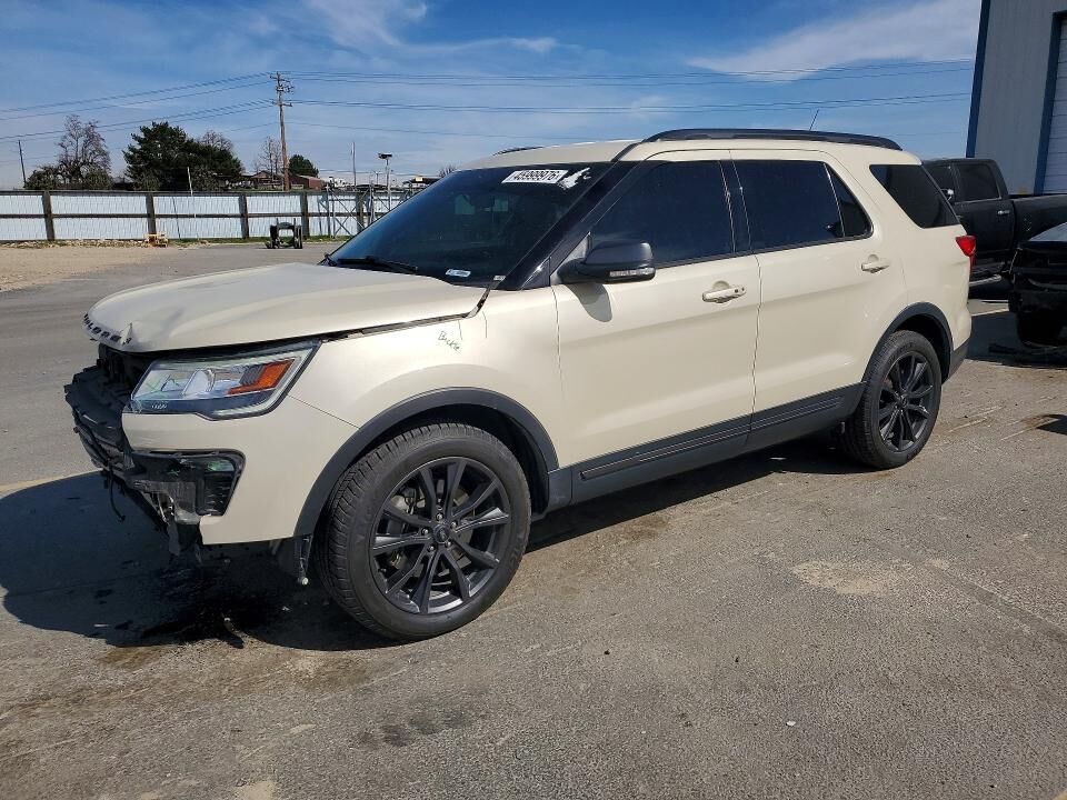 2018 FORD Explorer