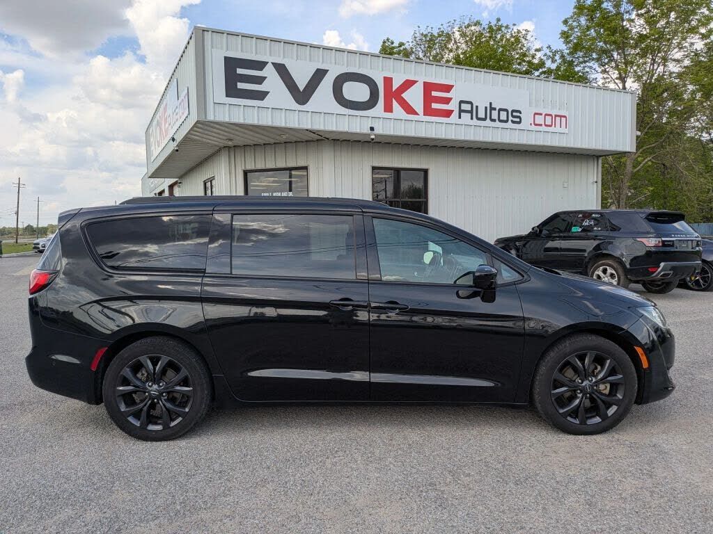 2020 CHRYSLER Pacifica